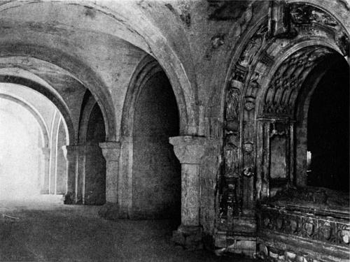 http://fromoldbooks.org/Nutting-EnglandBeautiful/280a-2-A-Cathedral-Crypt-q75-500x375.jpg