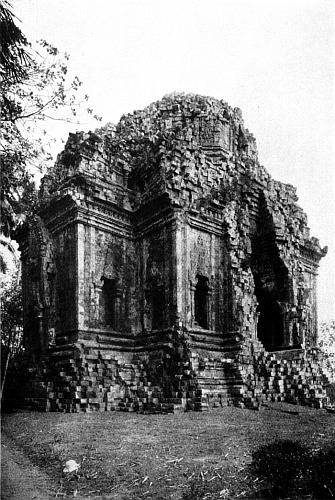 154a-Ruined-temple-of-Prambanam-q75-335x500.jpg